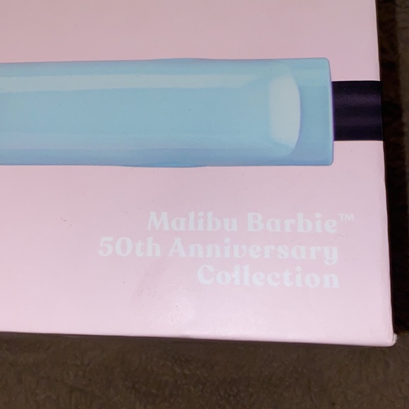 CHI x Barbie 1.25″ Ceramic Hairstyling Iron - Picture 5 of 9